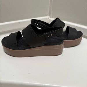 Croc wedges